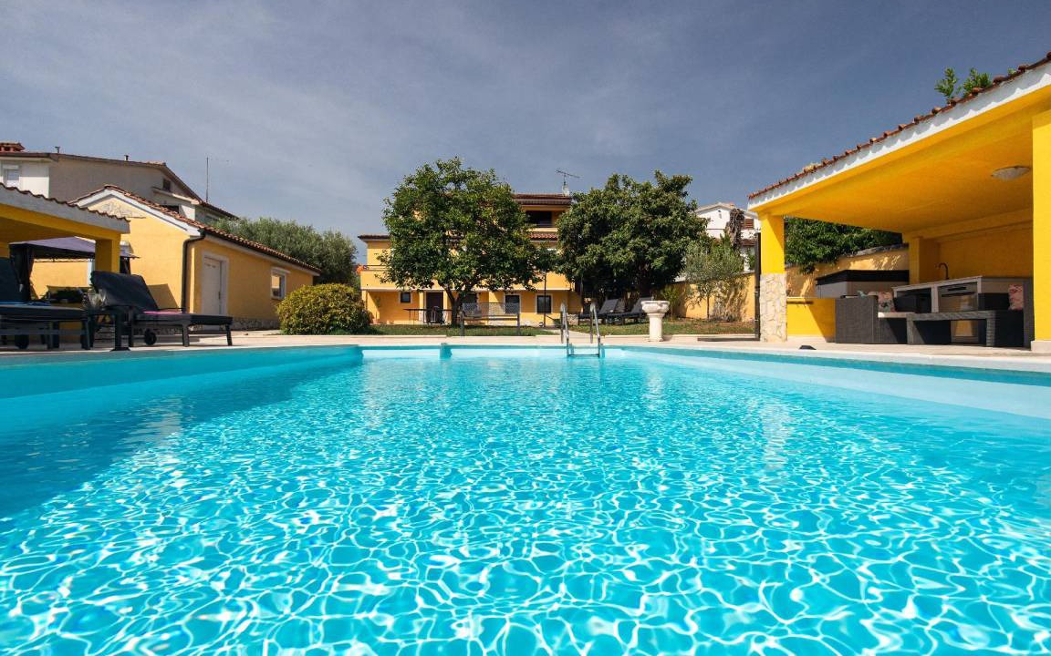 Zbandaj House | 280 m² House ∙ 5 bedrooms ∙ 14 guests