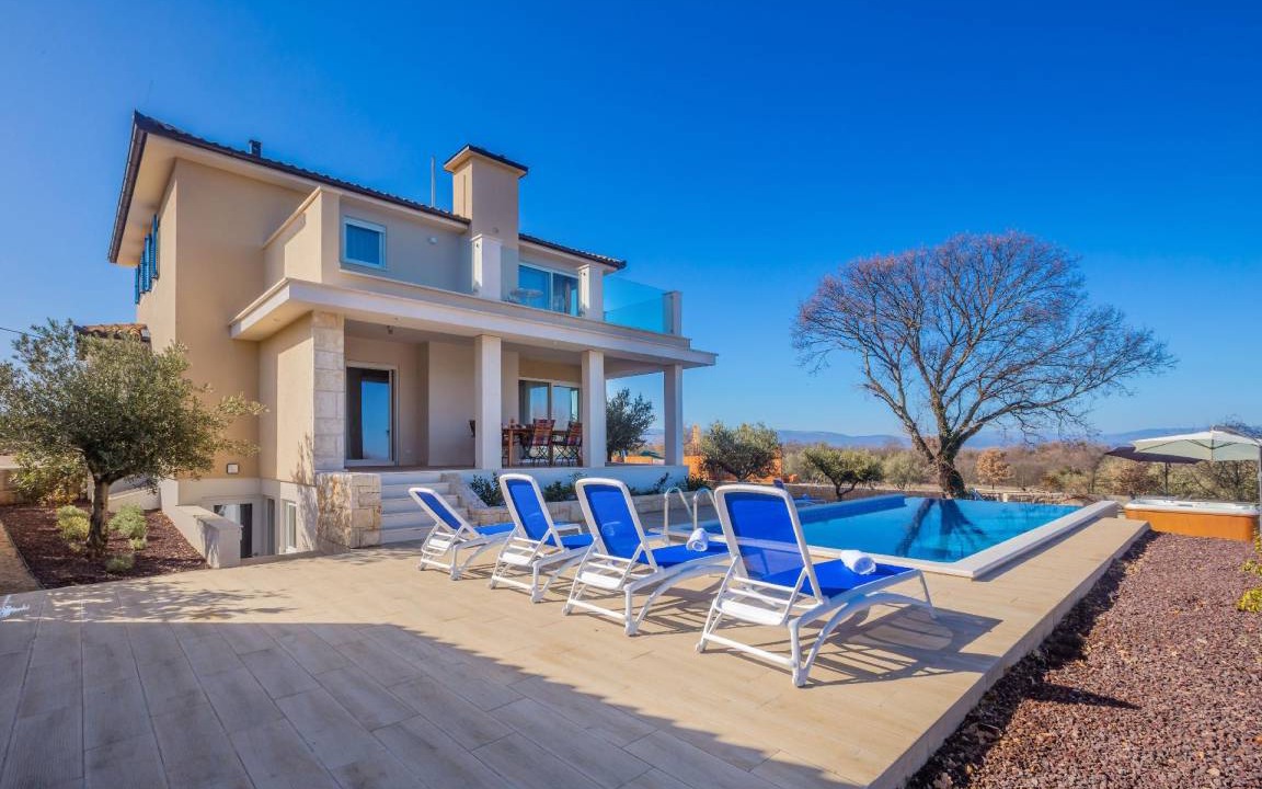 Milovcici House | 290 m² House ∙ 4 bedrooms ∙ 10 guests