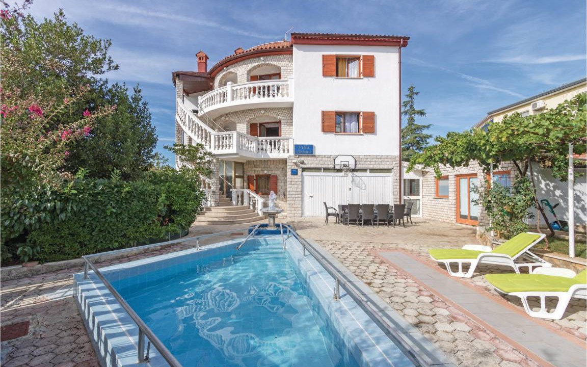 Gregovica House | 293 m² House ∙ 8 bedrooms ∙ 16 guests