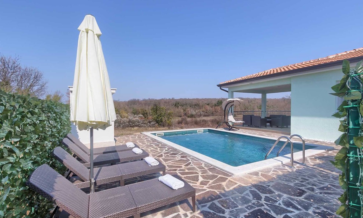 Radini Villa | 3 BD Villa with Private pool, surrounded by greenery