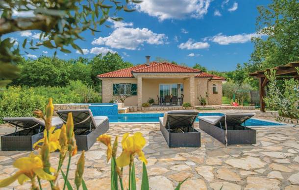 Grubine House | 3 bedroom accommodation in Grubine