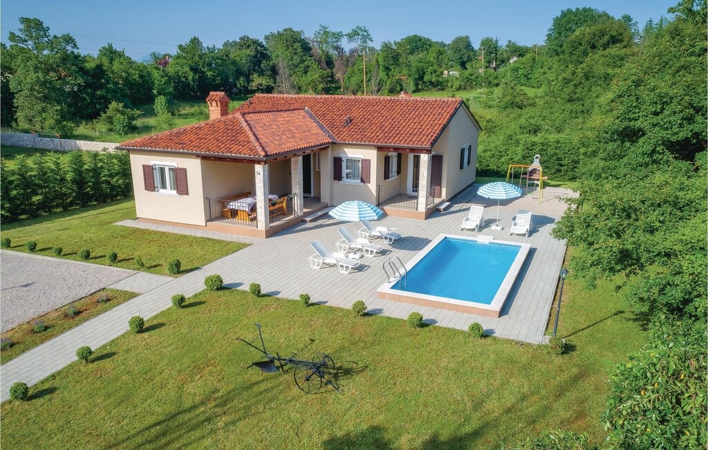 Topid House | 3 bedroom accommodation in Labin