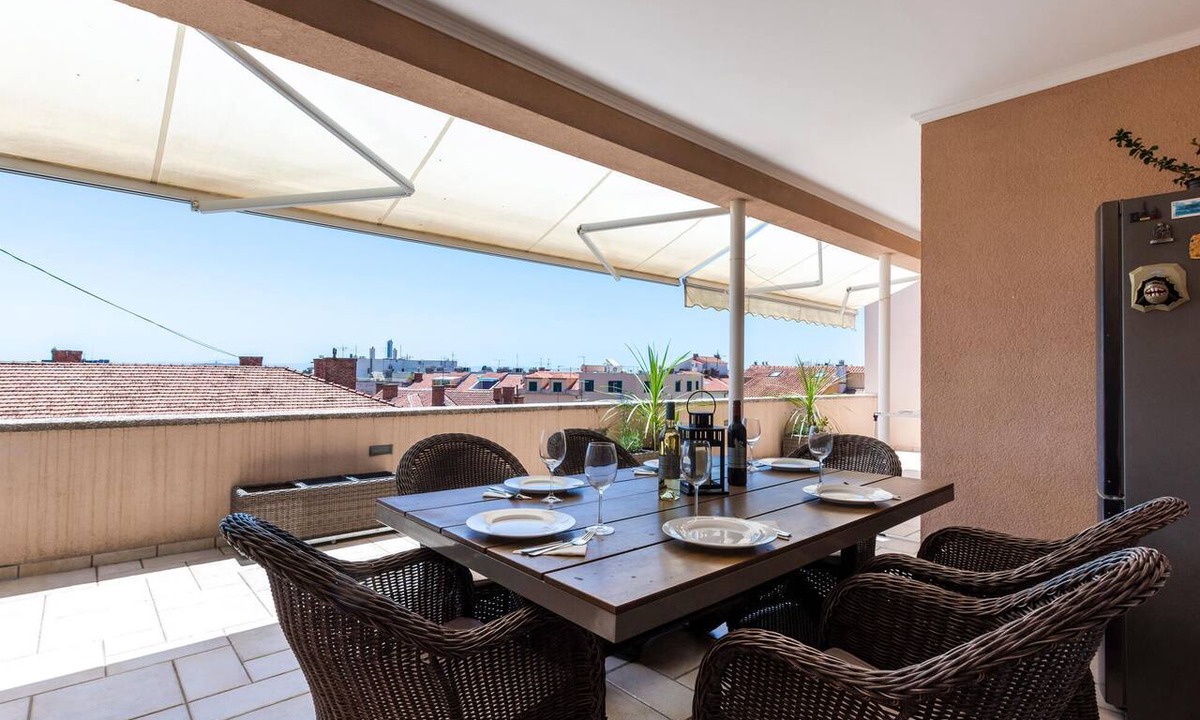 Bacvice Apartment | 3 bedroom gorgeous apartment in Split