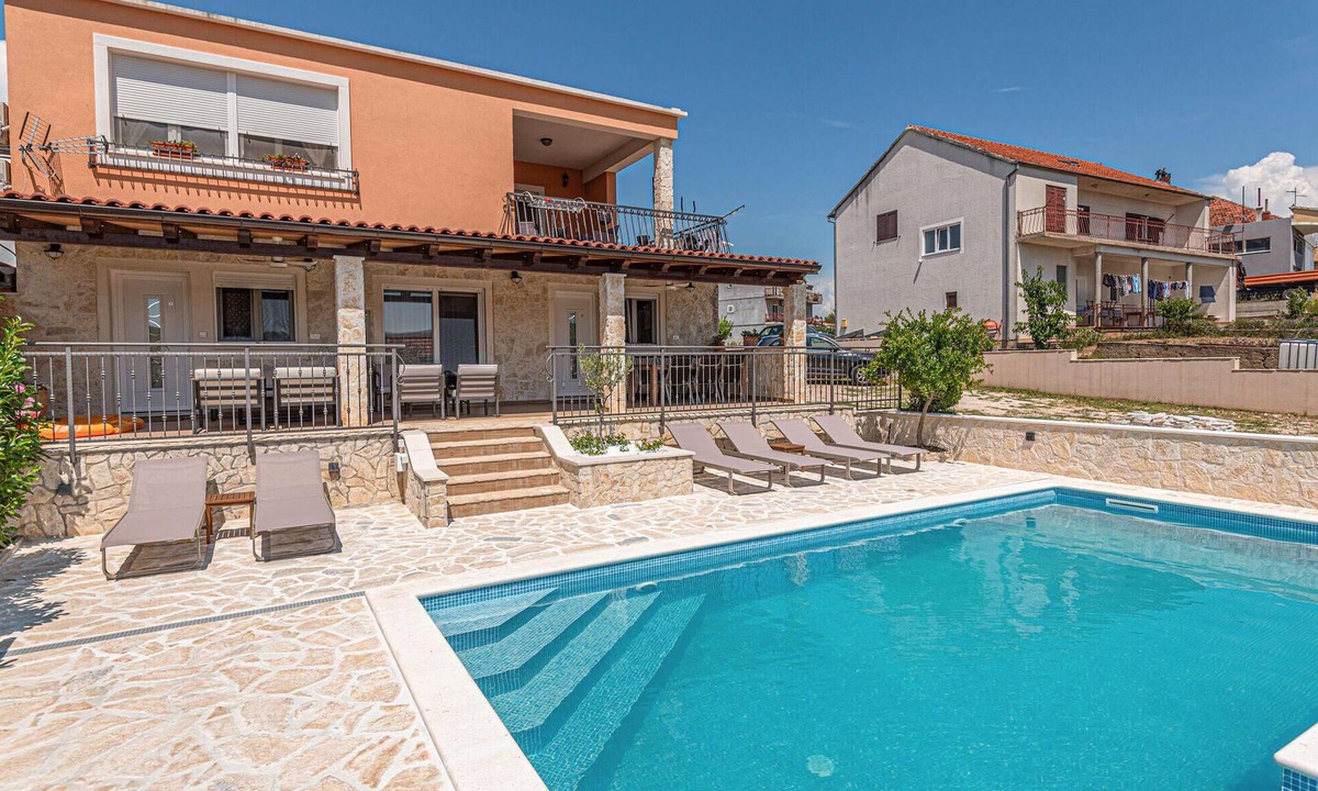 Donje Polje Apartment | 3 bedroom lovely apartment in Vrpolje