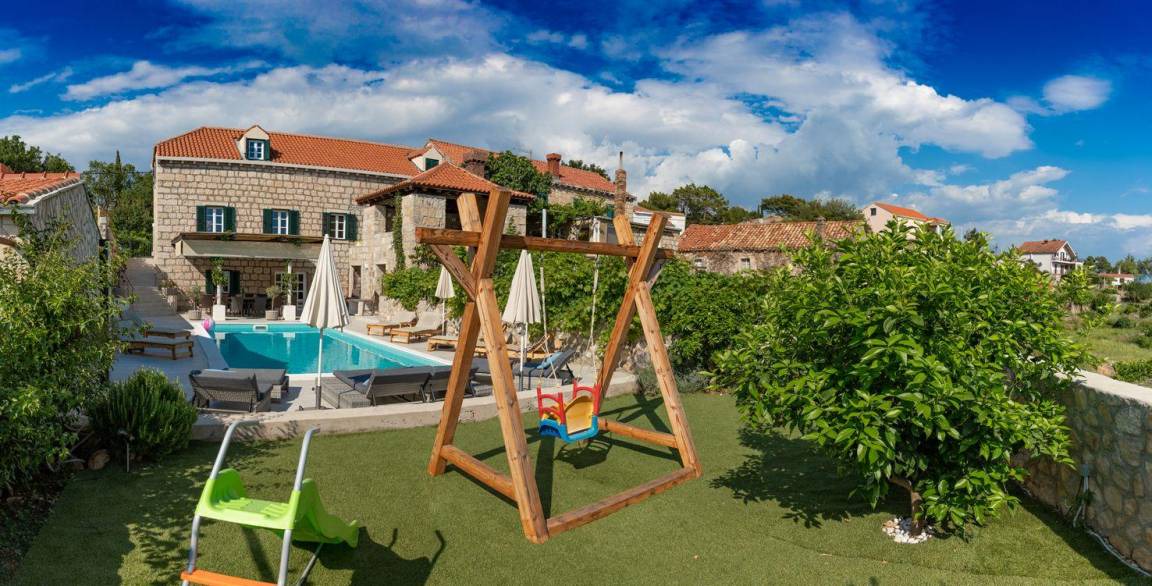 Mocici House | 300 m² House ∙ 5 bedrooms ∙ 12 guests