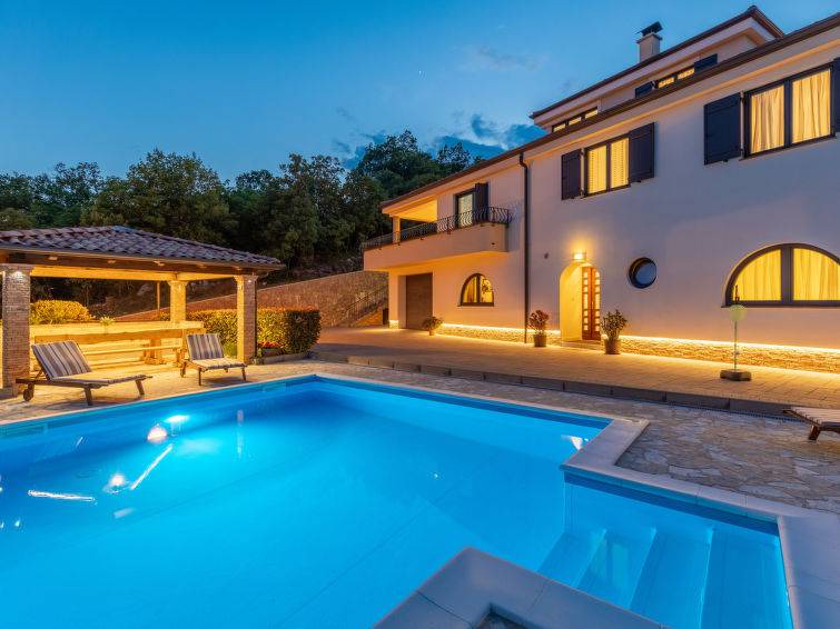 Viskovo House | 300 m² House ∙ 6 bedrooms ∙ 12 guests