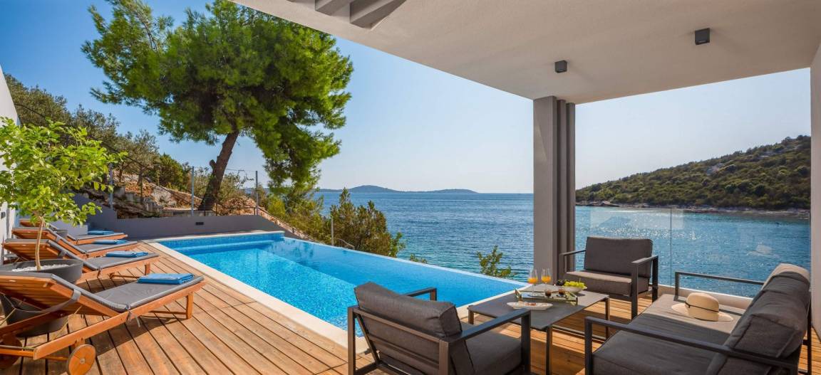 Vinisce Villa | 300 m² Villa ∙ 4 bedrooms ∙ 8 guests