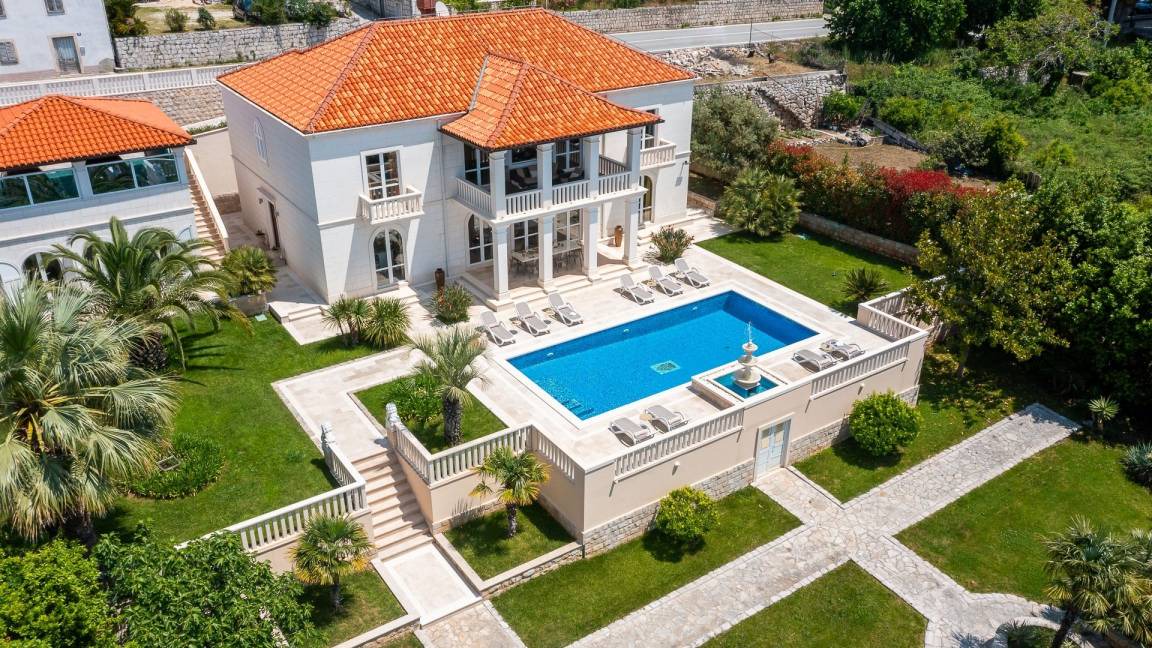 Trsteno Villa | 300 m² Villa ∙ 6 bedrooms ∙ 12 guests