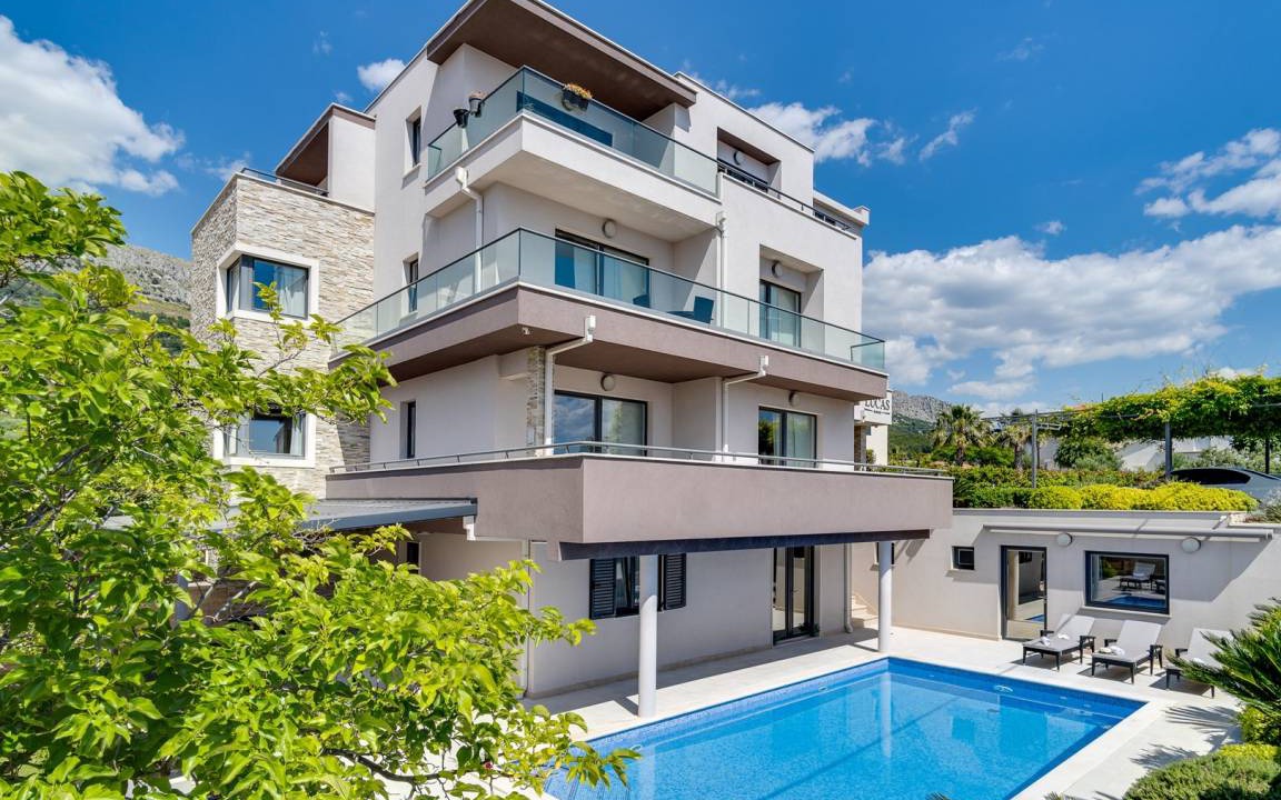 Podstrana Villa | 300 m² Villa ∙ 7 bedrooms ∙ 14 guests