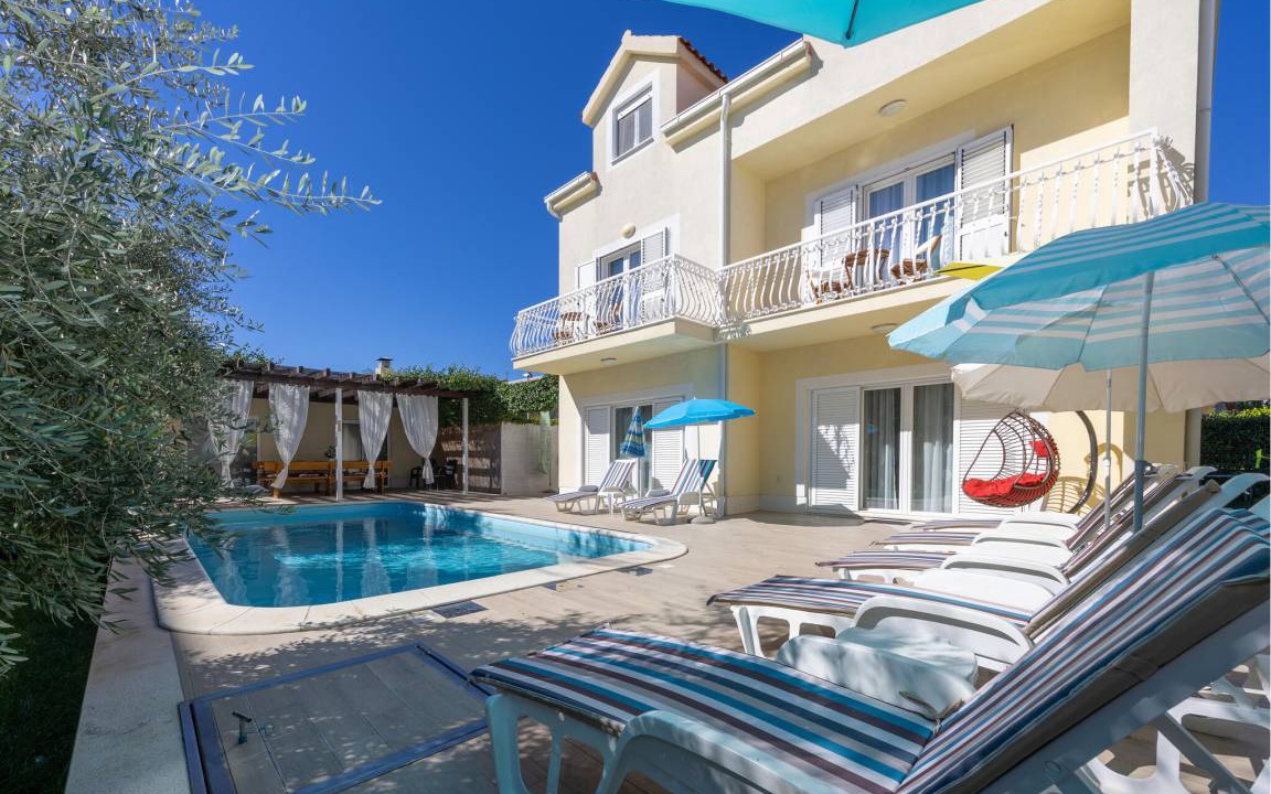Kastel Stafilic House | 309 m² House ∙ 5 bedrooms ∙ 12 guests