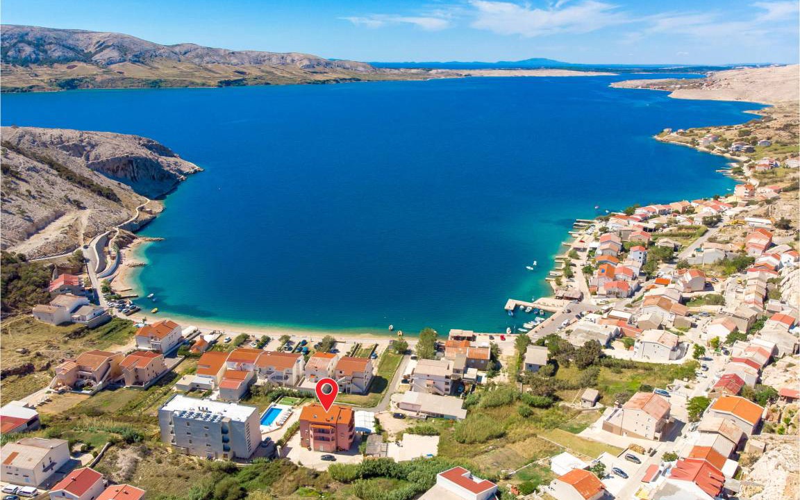 Metajna House | 320 m² House ∙ 14 bedrooms ∙ 28 guests