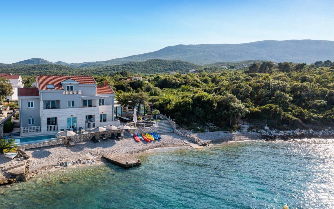 Janjina House | 320 m² House ∙ 6 bedrooms ∙ 12 guests