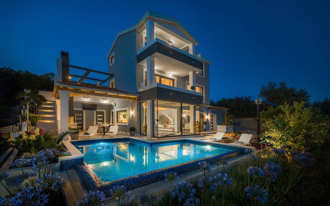 Okrug Gornji Villa | 384 m² Villa ∙ 4 bedrooms ∙ 10 guests