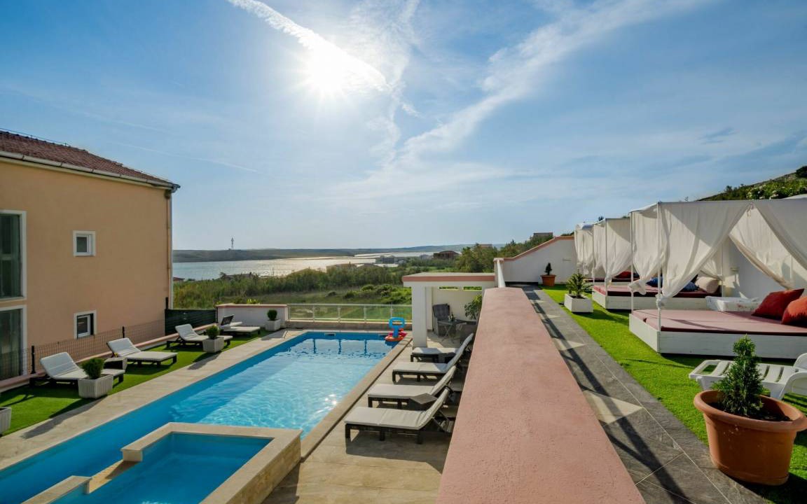 Dinjiska Other | 396 m² Accommodation ∙ 12 bedrooms ∙ 34 guests