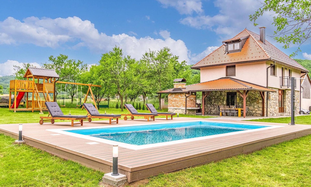 Otocac House | 4 bedroom amazing home in Otocac