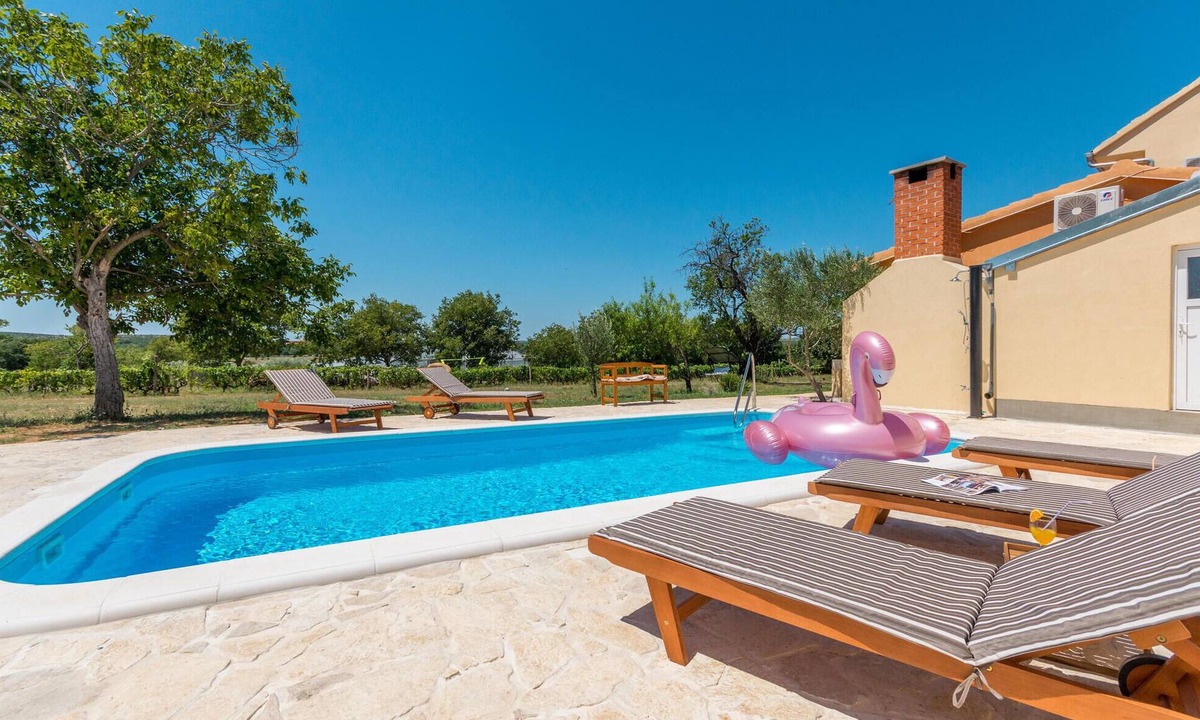 Polaca House | 4 bedroom stunning home in Polaca