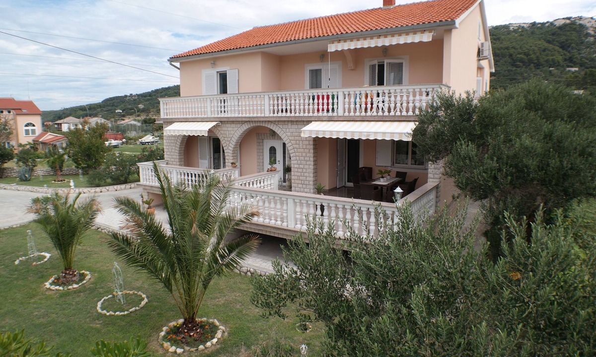 Mundanije Apartment | 4* Luxury apartment Villa Ivo - 4 WLAN & air conditioning, 2 x double room + 2 x bathroom + whz