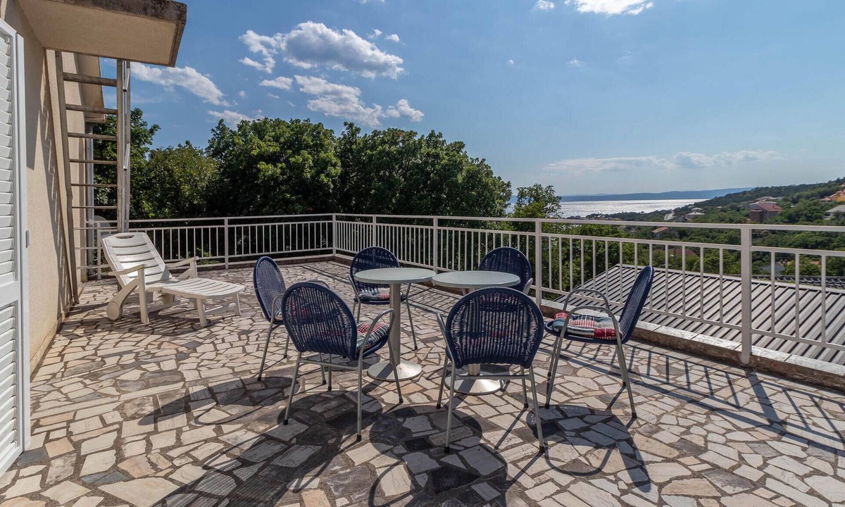 Povile House | 5 bedroom awesome home in Povile