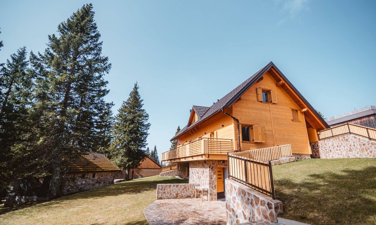 Zrece Ski Chalet | 5 min walk to Treetop walk Pohorje. Big terrace and garden! BBQ