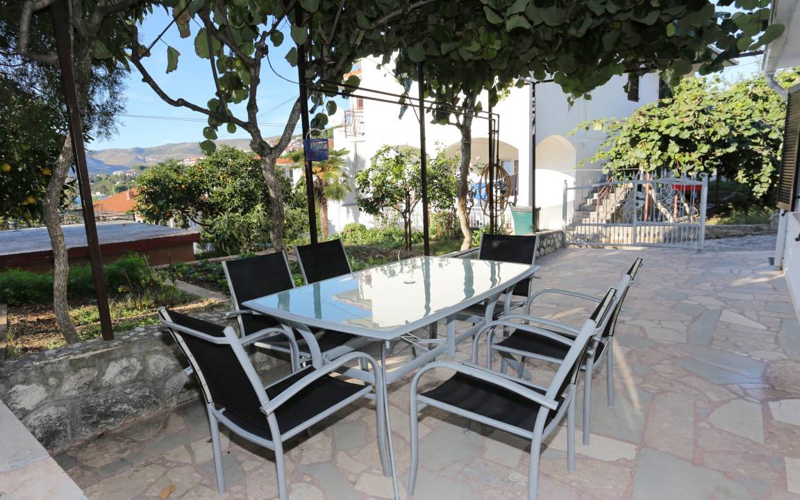 Trogir Apartment | 68 m² Apartment ∙ 2 bedrooms ∙ 5 guests
