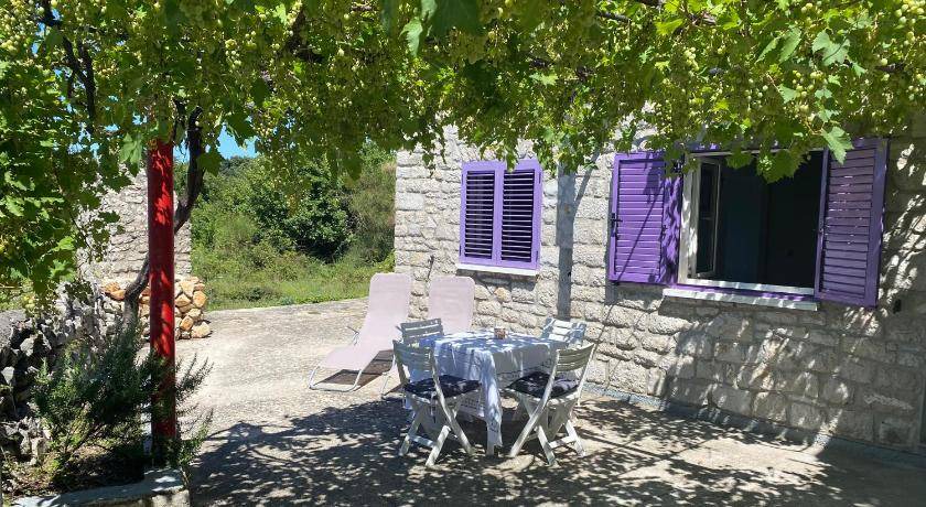 Belej House | 75 m² House ∙ 2 bedrooms ∙ 4 guests