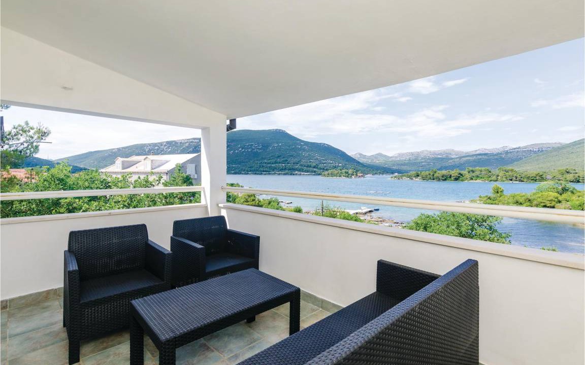Hodilje Apartment | 80 m² Apartment ∙ 2 bedrooms ∙ 5 guests