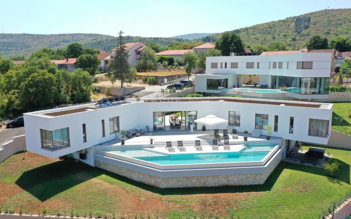 Zmijavci Villa | 800 m² Villa ∙ 10 bedrooms ∙ 20 guests