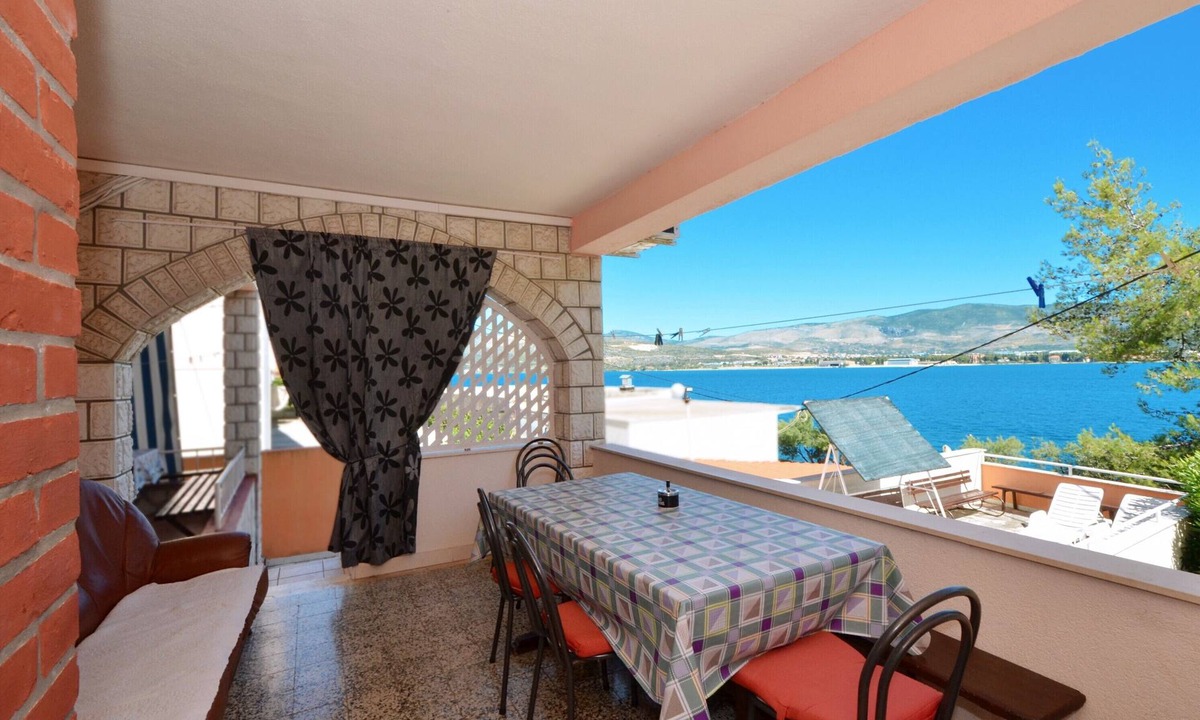 Terrace The Beach | Arbanija