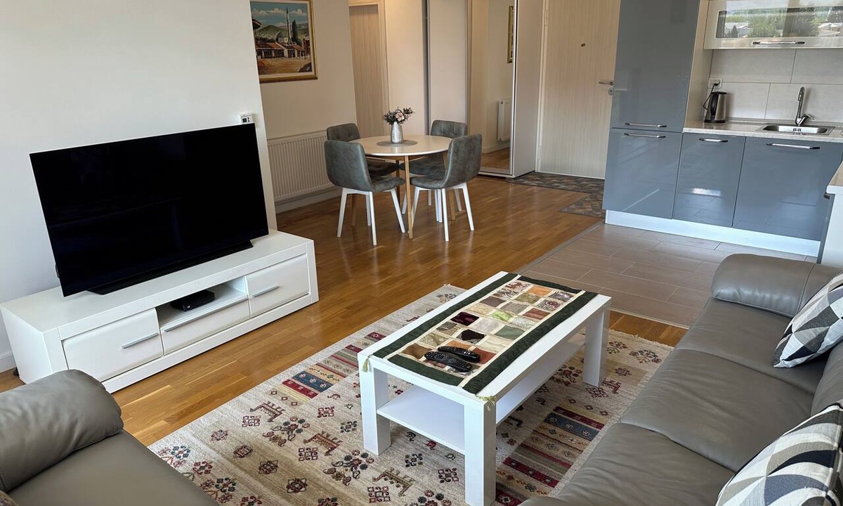 Ilidza Apartment | Ados Apartment Stunning Views 3BR Free Garage