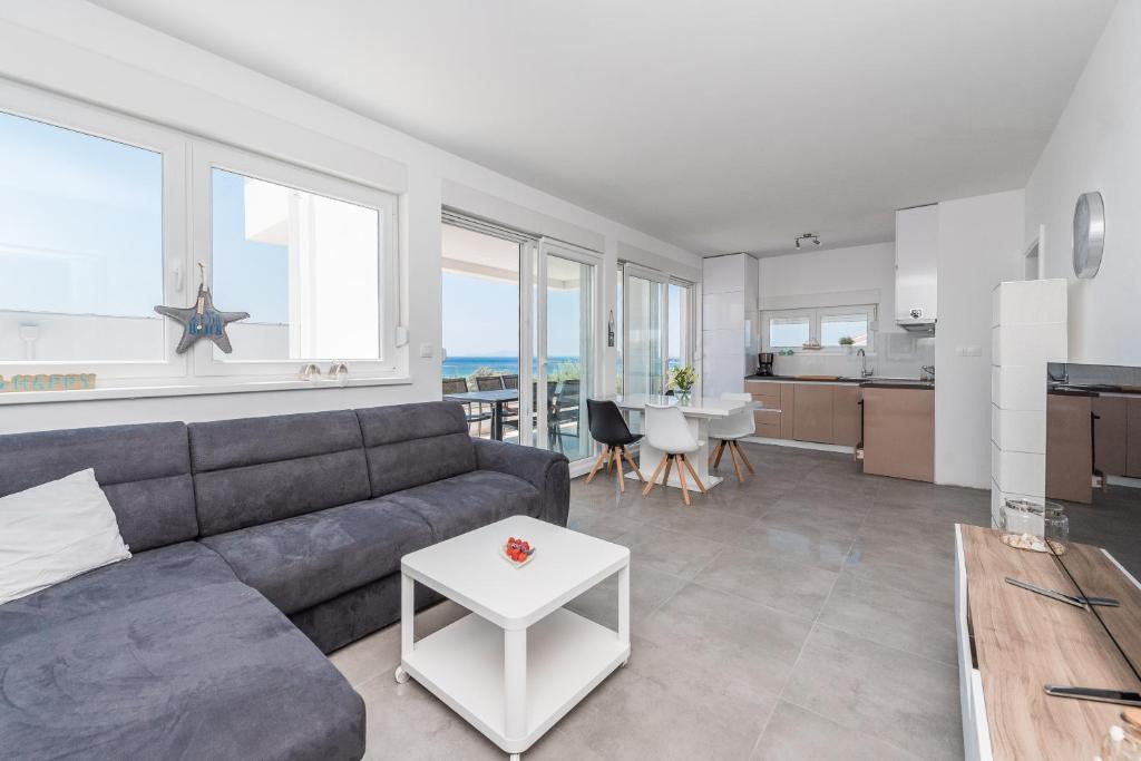 Novalja Apartment | Adris, modern & spacious apartment for 6