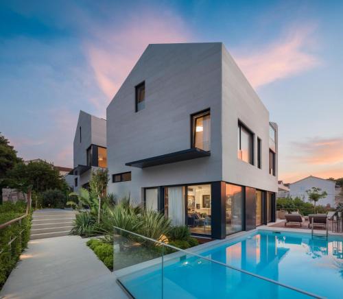 Sutivan Villa | Agapao Villas