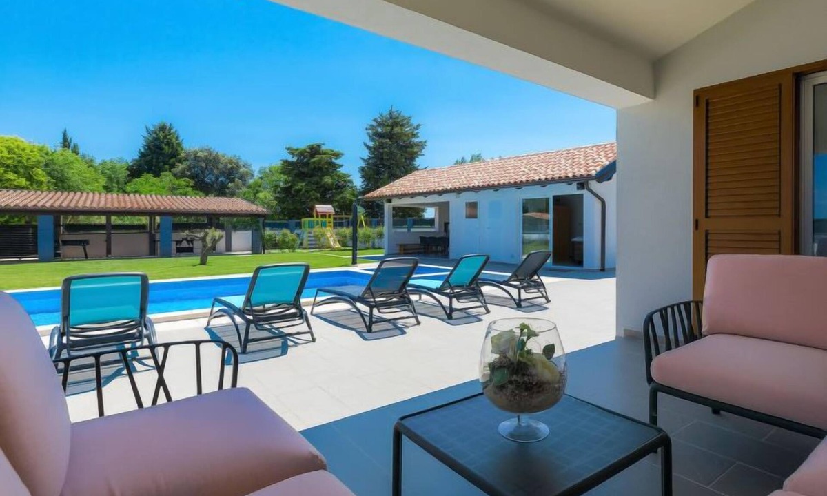 Liznjan House | Alba Bianca by Interhome