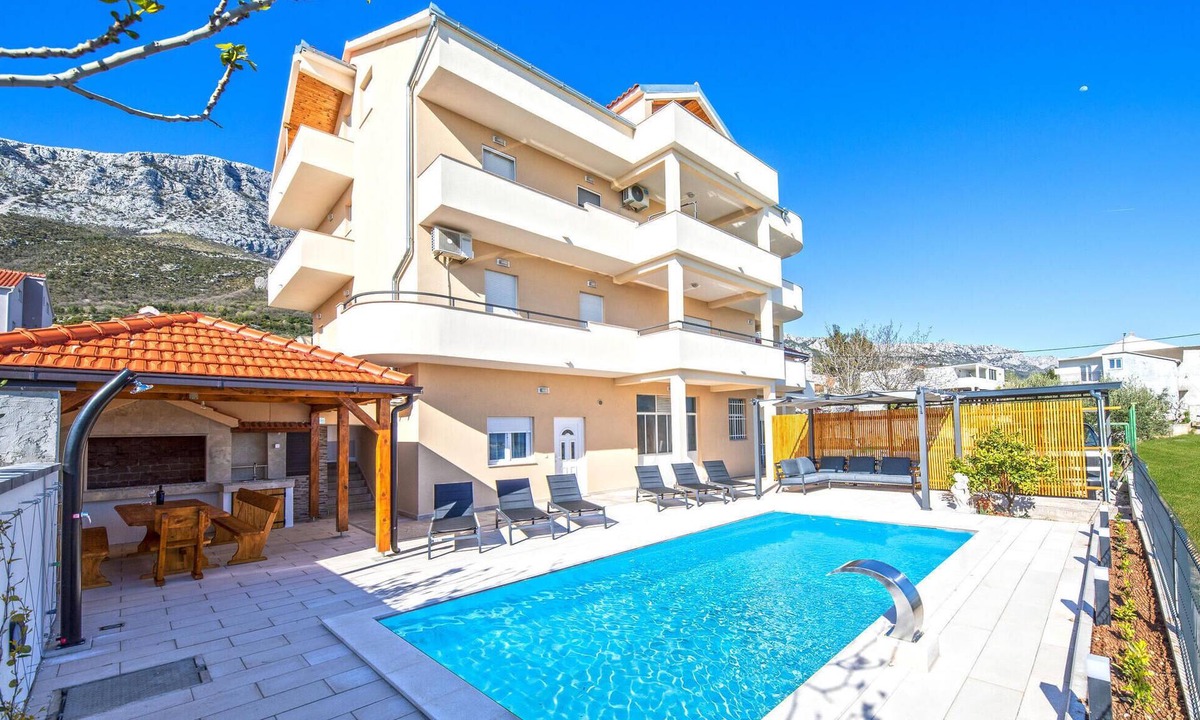 Kastel Gomilica Apartment | Amazing apartment in Kastel Gomilica