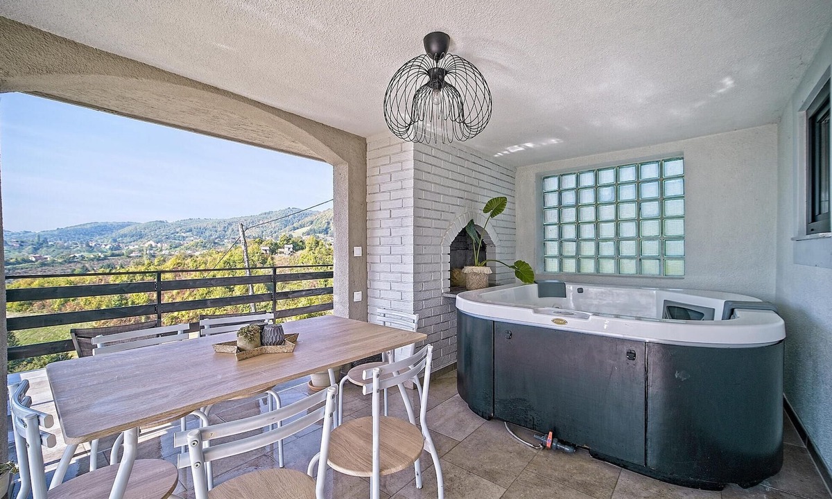 Jastrebarsko House | Amazing home in Ivancici with WiFi