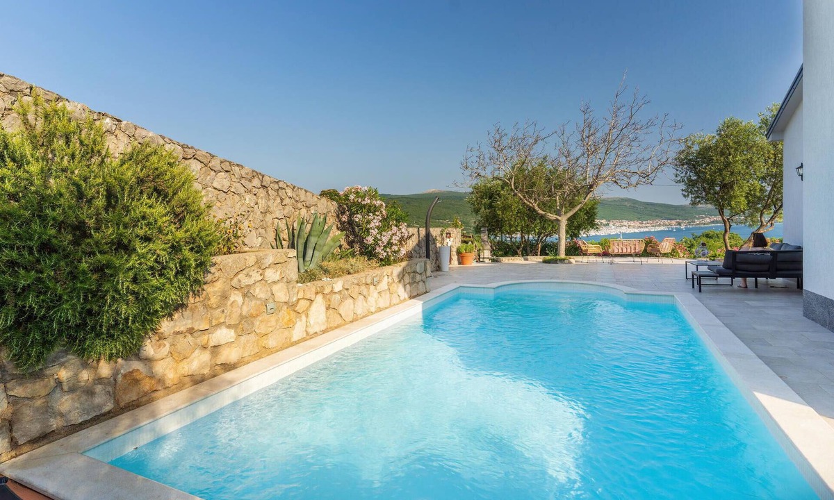 Kornic House | Amazing home in Kornic