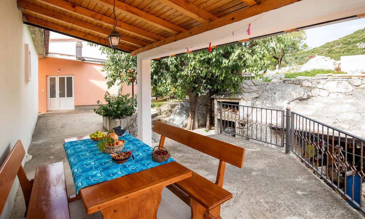 Peracko Blato House | Amazing home in Peracko Blato