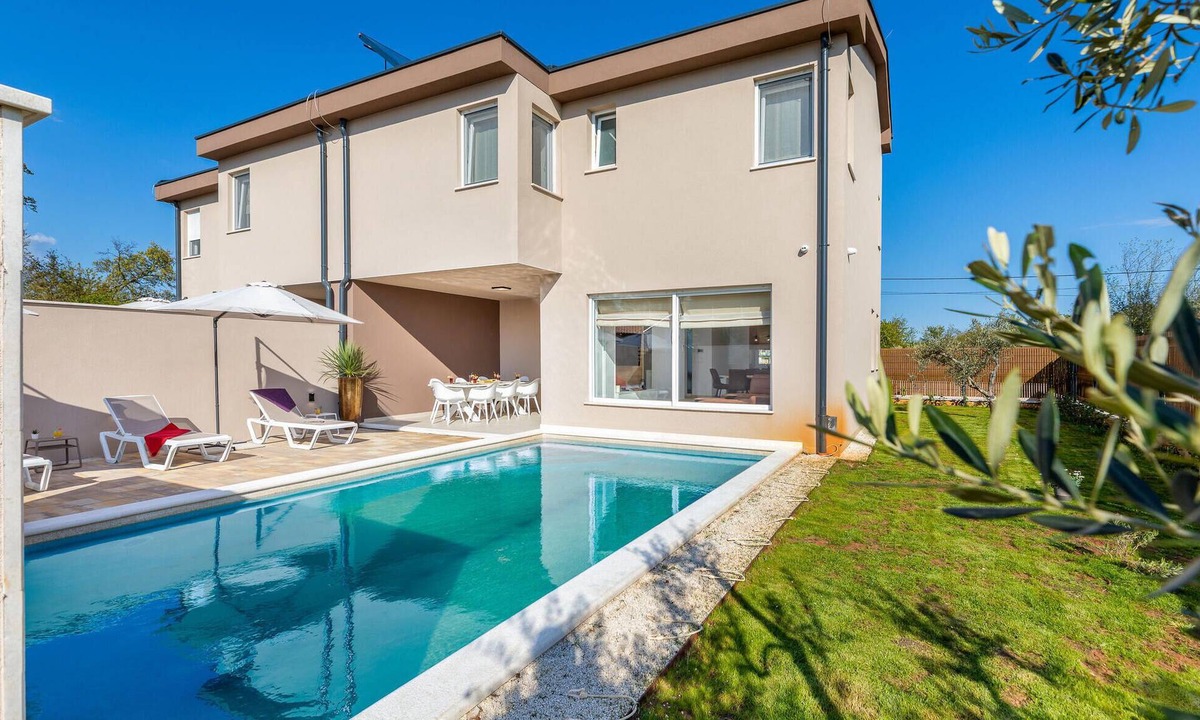 Marcana House | Amazing home in Segotici