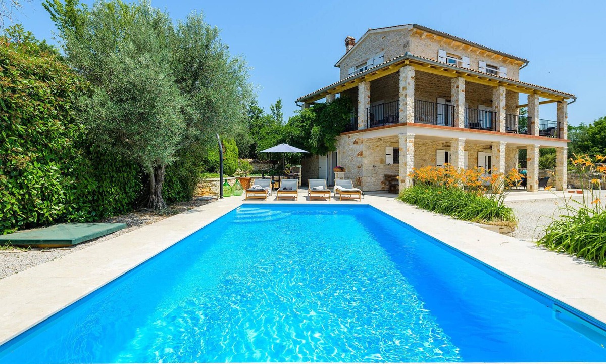 Heraki House | Amazing home in Sveti Lovrec