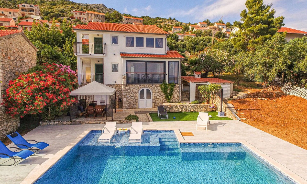 Zavala House | Amazing home in Zavala