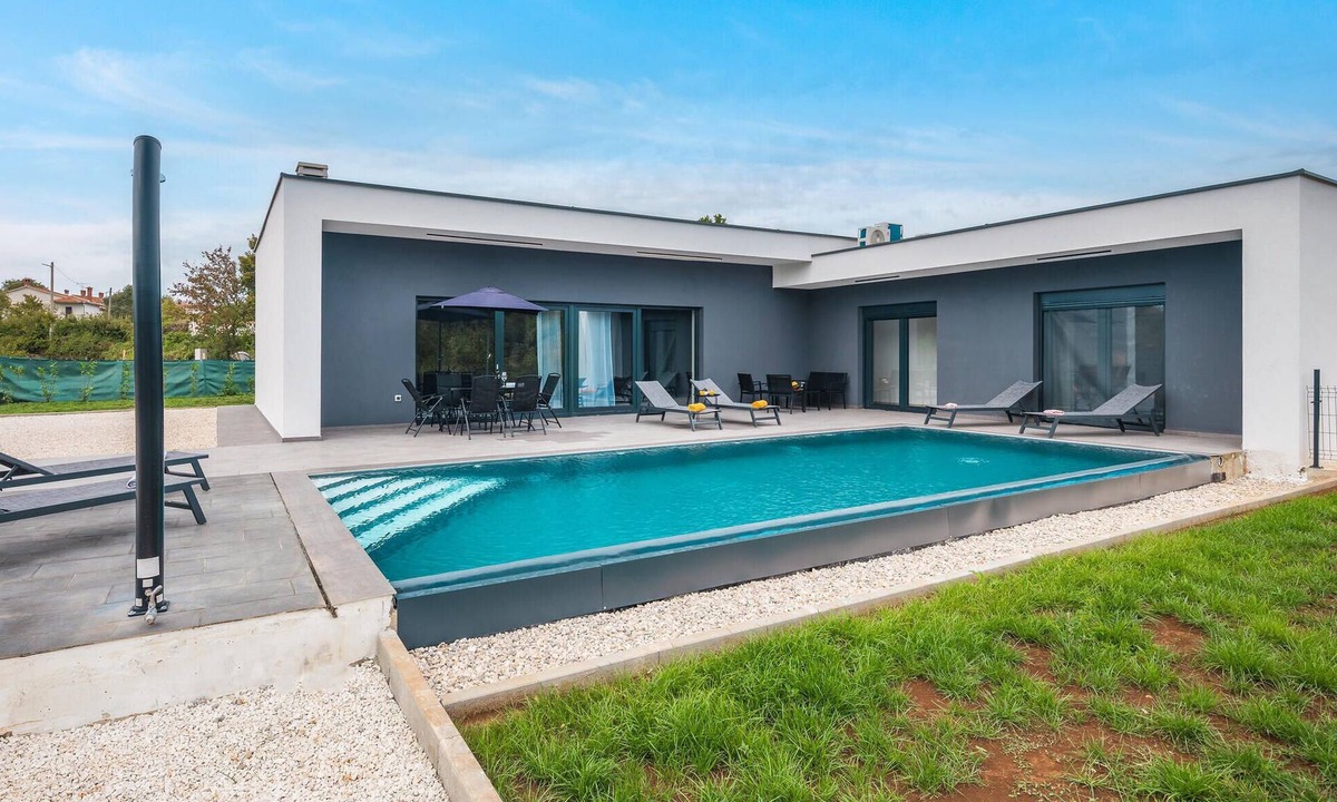 Muzini House | Amazing home in Zminj