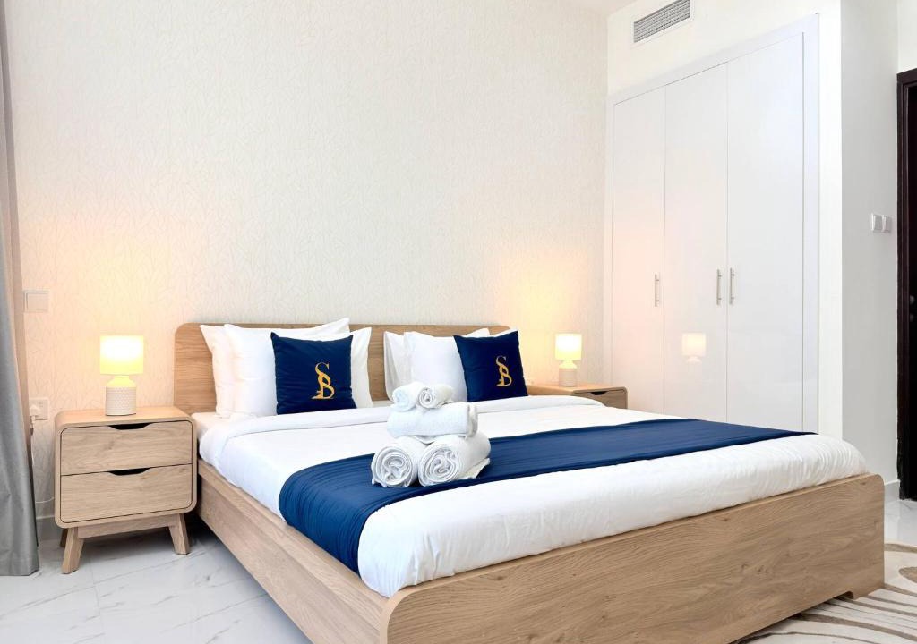 Jumeirah Village Triangle Apartment | Amazing Location 2 Br & Maids - 6 sleeps Family