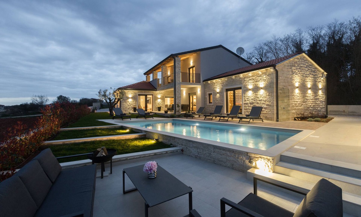 Mofardini Villa | An oasis of peace, featuring wellness facilities, a playground, a pool, and a barbecue area