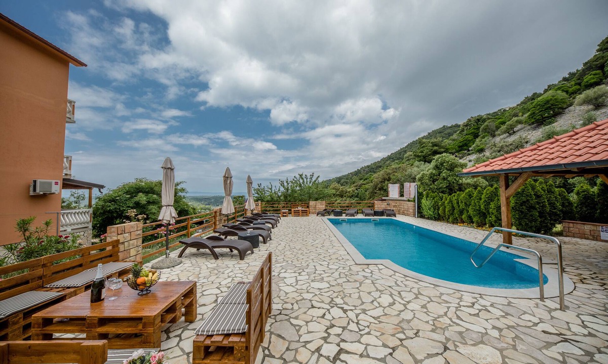 Mundanije Apartment | AP 4 - Holiday apartments with pool and ocean view