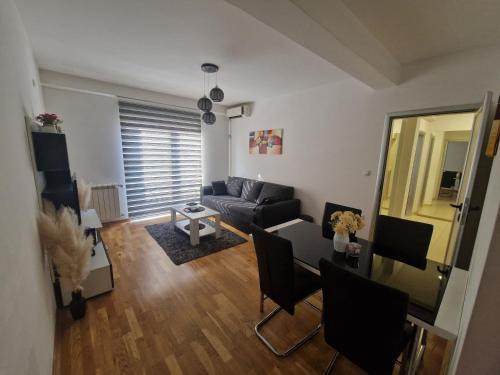Arandelovac Apartment | Apartman Tri S