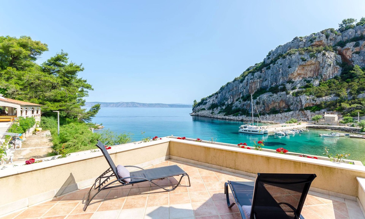 Zastrazisce Apartment | Apartments Serzane (98861-A7) - Zastrazisce - island Hvar