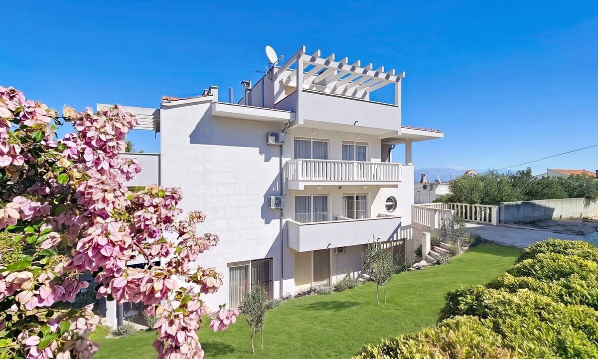 Slatine Apartment | Apartment Anđa by Interhome