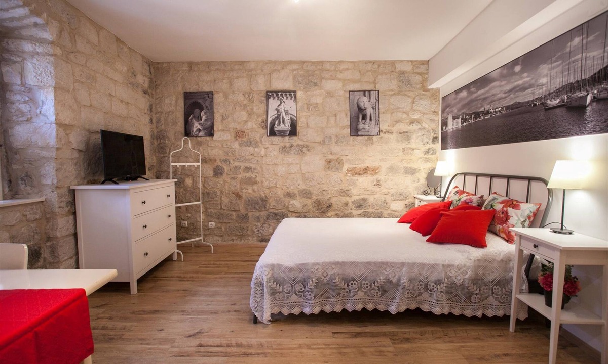 Trogir Apartment | Apartment and Room Ursa