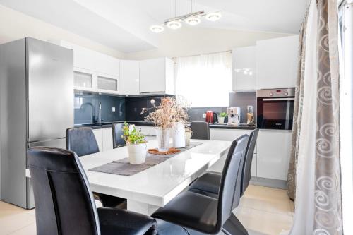Bilice Apartment | Apartment Desiree Bilice - Sibenik