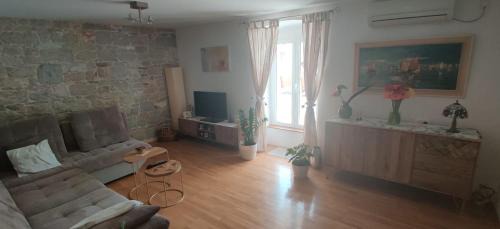Split Apartment | Apartment Elena Rooms
