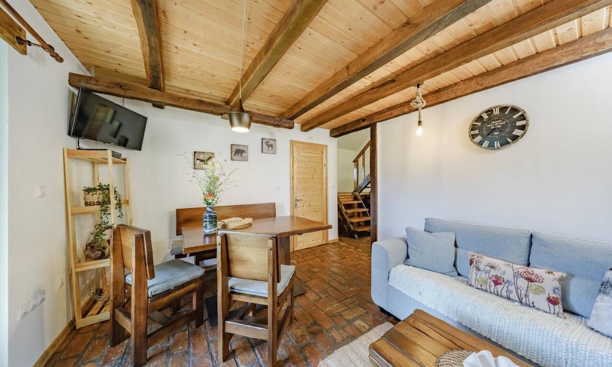 Vranovaca Apartment | Apartment 'Holiday Park Plitvice Paradise II' with Mountain View, Balcony and Wi-Fi